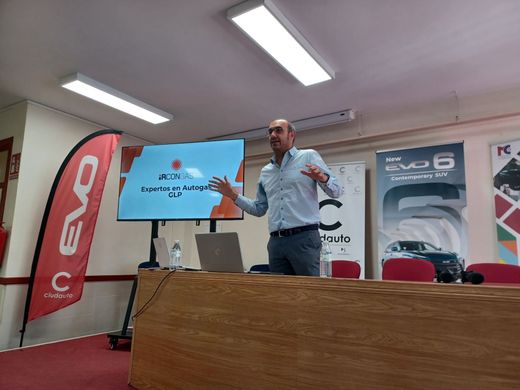 IRCONGAS Inspira a Futuros Mecánicos en Ciudad Real con una Demostración sobre Vehículos GLP